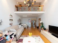 新上顶楼复式+品质小区+接受置换+房东诚意出售+ 进地铁