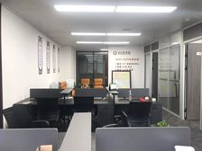 电梯口 建正东方中心143平实拍 全套家具户型方正 3个房间