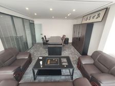 东站自贸区域,183平办公室出租,房东直租,随时看房家具齐全
