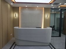 康宁街地铁口亚新广场168平南户出租精装修带家具