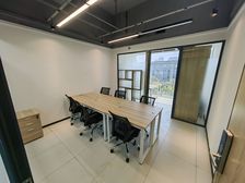 华强北靠窗30平【带家私、包水电、网络】拎电脑即可办公