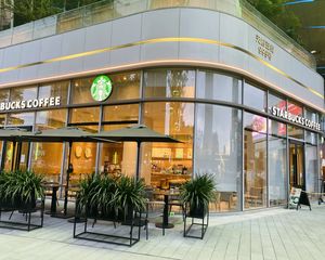 好口岸新货,年租18万(星巴克)6米高,双外摆,产权清晰证齐