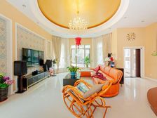 四层独栋,豪华装修自带底下双车位,桑拿房等一应俱全,有钥匙。