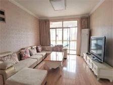 电梯高区飞机三房 楼下就是花园 送40万精装带车位 接受置换