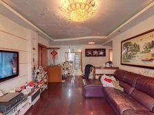 新出飞机户型大三房 格局方正 四期中心位置 简单装修 诚心售