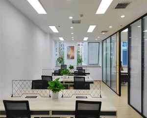 石景山八角游乐园旁边的甲级写字楼 品质好的很 景观还好 通景