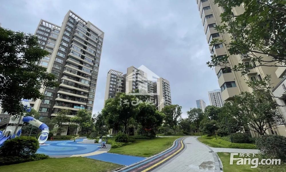 龙光玖誉城郡城4房高楼层视野好全新未入住