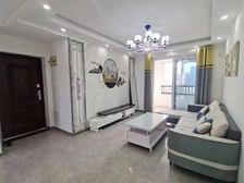 近地铁1公里!外国语!四中教育!人车分流!温馨三房!价格好谈