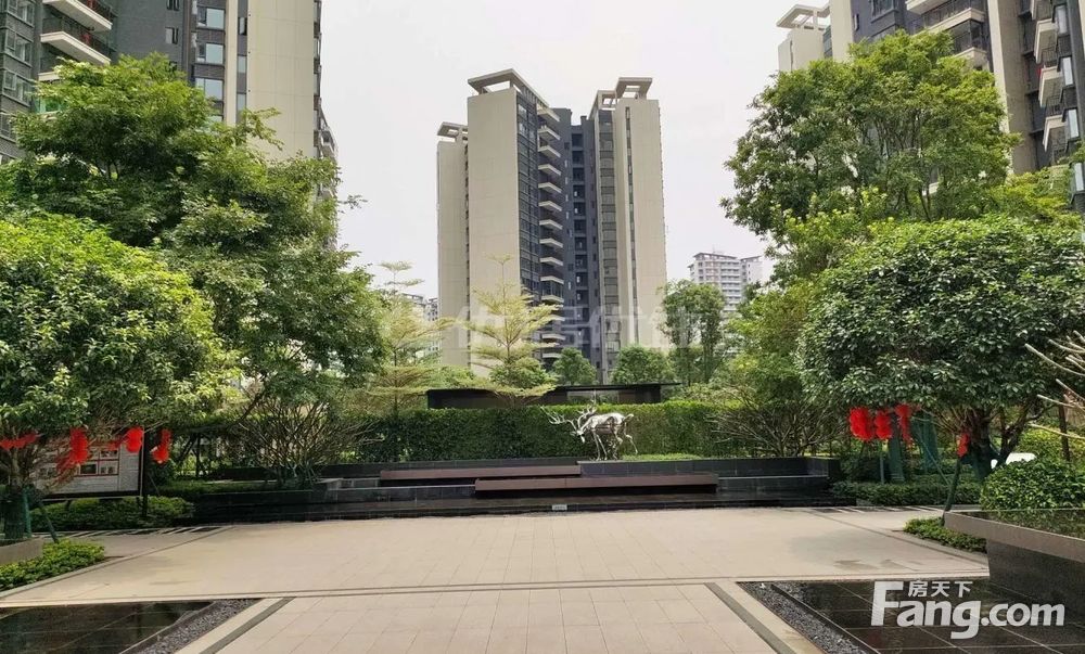 朝向南北4室龙光玖珑湾送车位使用权