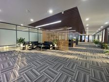 24空调 河南商会大厦600平实拍 全套家具 高铁站商圈