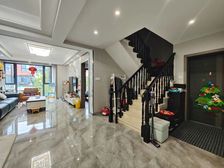 原野花园 松江高档纯别墅小区 稀缺豪华装修叠加别墅 户型好