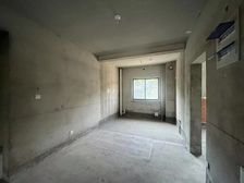 信息保真 珑玺台正规四室 东坡对面 价格能谈 欢迎咨询