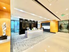 电梯口精装半层 金成东方国际!14隔间40工位 高区三面采光