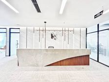 电梯口 金成东方国际多套招租 面积 装修不等 随时可看