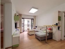 近指导价,标准两房,没有公摊,满五,就在松岗旁边