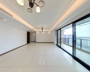 融创观玺台花园 4室2厅 西