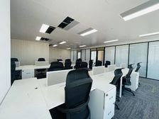 免租2个月!!!奥园总部大厦高层223方 出装修上档次