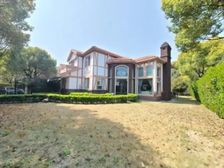 西郊紫郡 位于德法,临河小区中心位置1500平花园