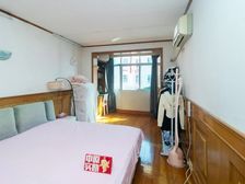 主卧朝南,小区中心位置,开放式厨房,非顶楼房