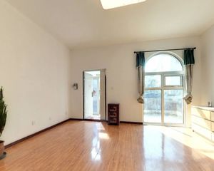 北街家园三区 4室3厅 271.46平