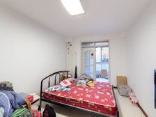 西环里一排 不临街 不把边而且加固了 仨大阳台大空间随便用