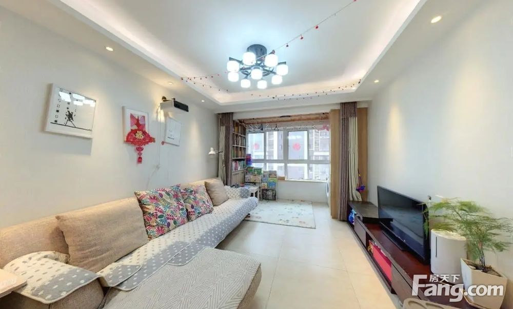 龙湖枫香庭2室2厅1卫精装158万元