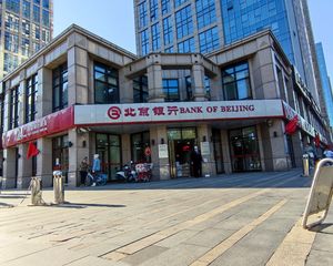 亦庄丶林肯公园丶年租金80万丶做银行房东丶带车位丶个人能买