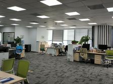 奥体中心业主直租停车费300元每月拎包入住无中介费有免租期