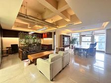 出急租丨带全套家具丨万达西美鑫科260平带4隔断 好招人