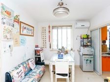 新出两房 实地核验已做 楼层 满五年有车位 随时看房