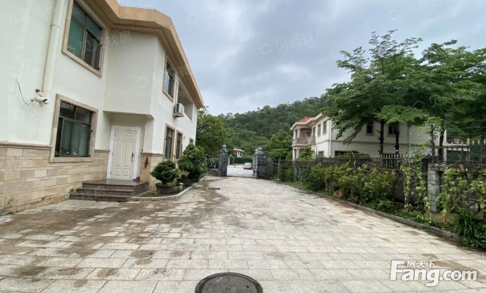 新上好房亨泰山庄占地25亩独栋靠山别墅业主出国发展诚心卖