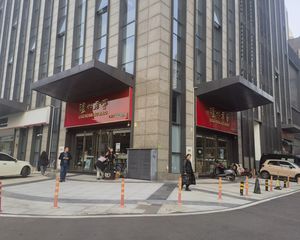 业主急售,金融城转角(泸州老窖)年租55.2万,双子塔旁