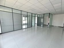 CBD 办公想省钱?中弘 150 平精装,1.3 元 / 平