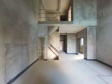 海兰云天湖山壹号 5室2厅3卫 毛坯 165万元