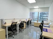 四面环窗靓房丨配套超大休闲区丨适合2至15人创业团队入驻