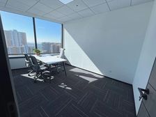 奥体广场近湖东商务中心圆融时代广场,业主直租无中介费,精装修