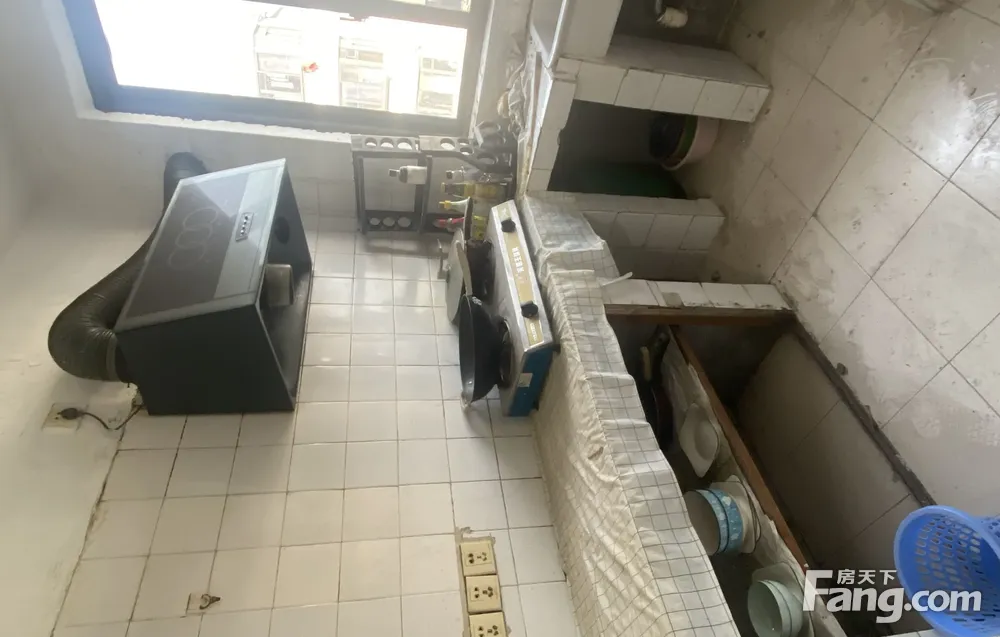 里厍一村 1500元 2室1厅1卫 中装 随时入住