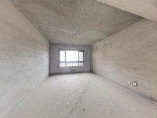 得房率高,房东很诚意出售,价格有优势