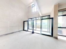 房东诚意出售,朝南边户带院子。户型方正。