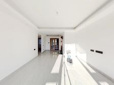 一梯一户,满两年 精装修 价格可小谈