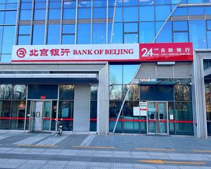 年租金60万丶北京银行租12年丶门前能停车丶个人能买