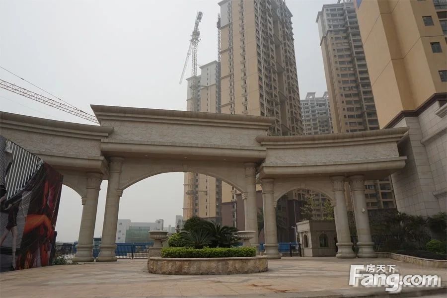 一口价70w临深地铁口精装房凯南广场红本在手有钥匙