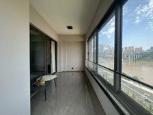 270°采光 转角玻璃 头排正看江 及致视野 必看保真