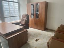 浙商大厦 150平 全套办公家具 户型方正 南向