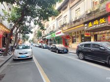 天龙一街 2卡门面 临街无铺 带租出售