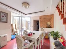 零八年的次新小区 罕见的一楼复二楼 出门200米可到黄埔江