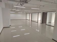 酒仙桥新华科技大厦办公室252平精装南向4到顶