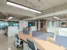 酒仙桥细化科技大厦办公室精装带家具240平4到顶4元特惠