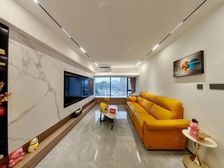 低成交价出 换房急卖空间大 业主不让挂低 电话问底 随时看房