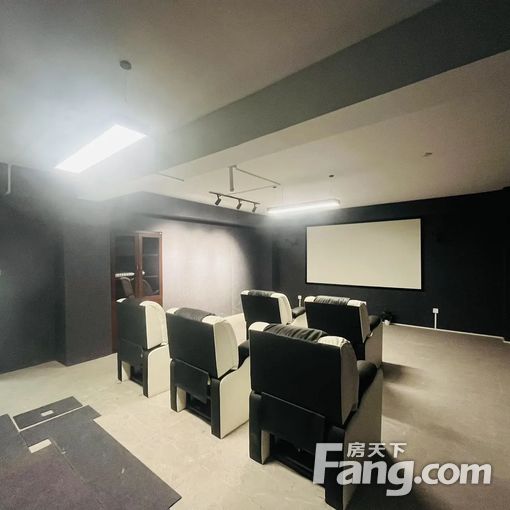  �Ļݴ����Գ����������Ӱ���ҵ̬���� 